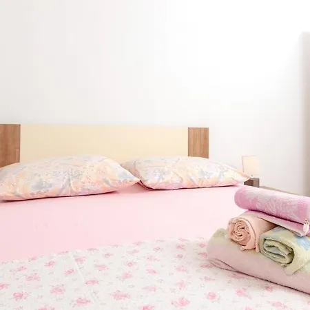 شقة In With Sea View, Balcony, Air Conditioning, Wi-fi سلاتين