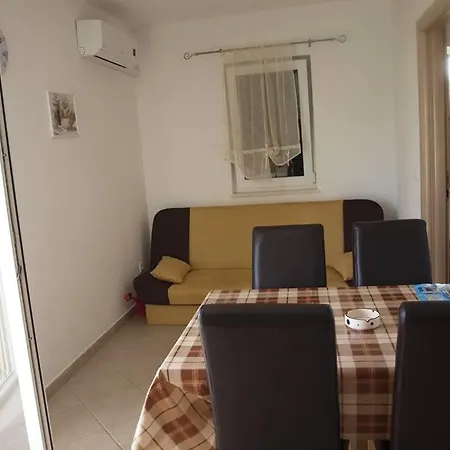 In With Sea View, Balcony, Air Conditioning, Wi-fi شقة