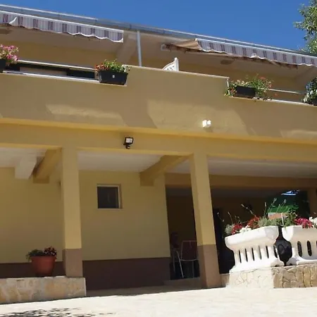 In With Sea View, Balcony, Air Conditioning, Wi-fi سلاتين