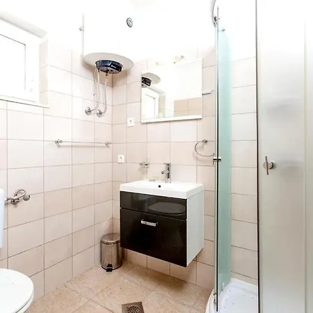 In With Sea View, Balcony, Air Conditioning, Wi-fi شقة *