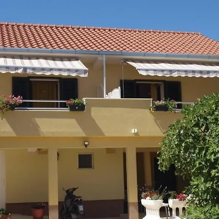 In With Sea View, Balcony, Air Conditioning, Wi-fi شقة *