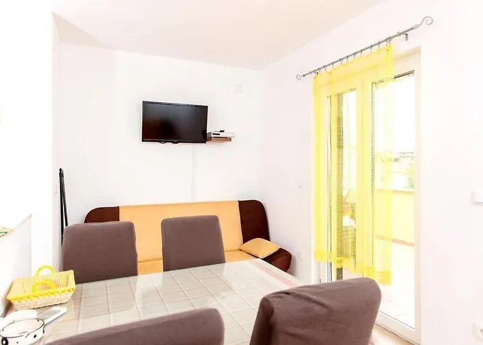 In With Sea View, Balcony, Air Conditioning, Wi-fi Appartamento