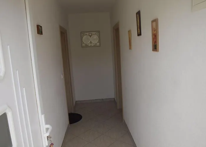 In With Sea View, Balcony, Air Conditioning, Wi-fi *
