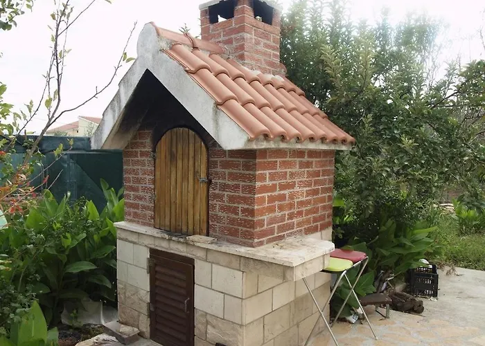 In With Sea View, Balcony, Air Conditioning, Wi-fi Slatine